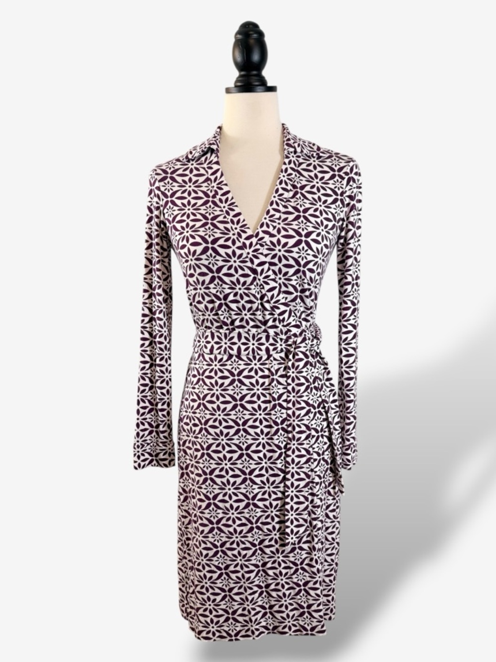 DVF New Jeanne Two Wrap Dress Size 4 Purple White Print Long Sleeve Classic